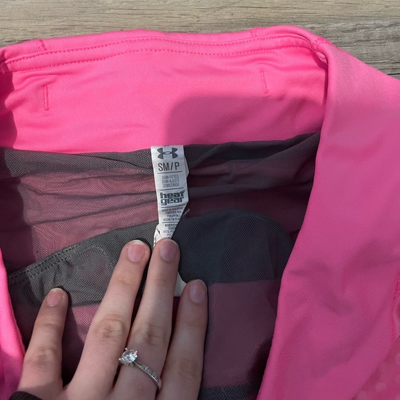 Pink under armour shorts - Picture 3 of 3